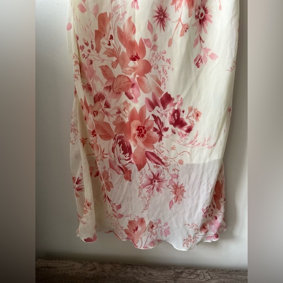 Poet Floral Midi Dress - Picture 9 of 9